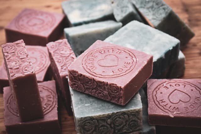Ultimate Guide to DIY Bath and Beauty Products